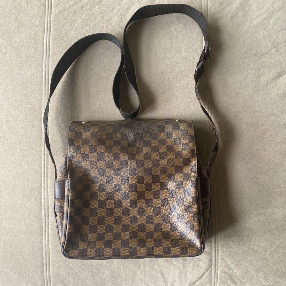 Authentic Louis Vuitton Damier Ebene messenger bag